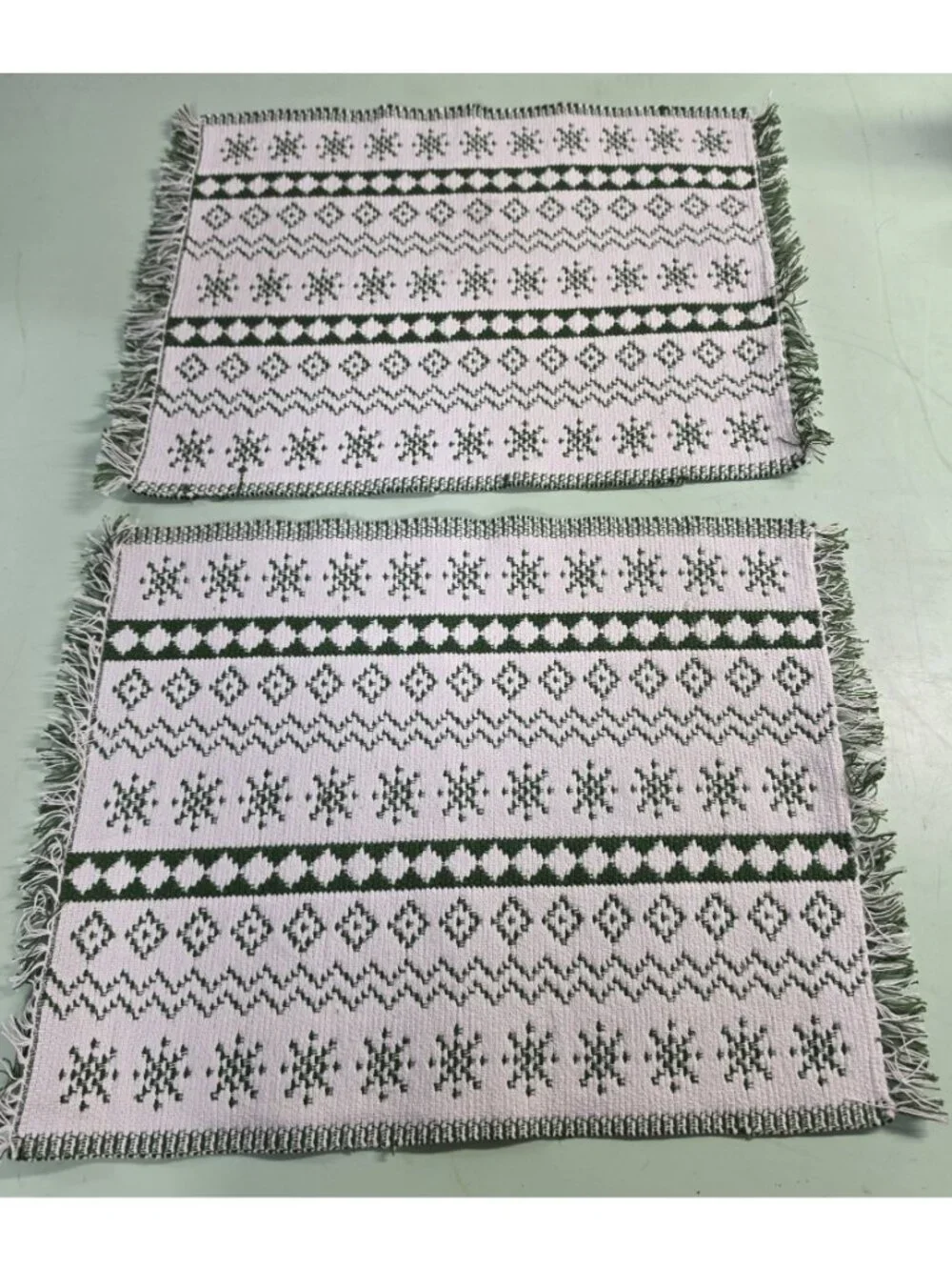 Set of 2 Green White Woven Winter Placemats Fringe Scandinavian Fair Isle 17x14